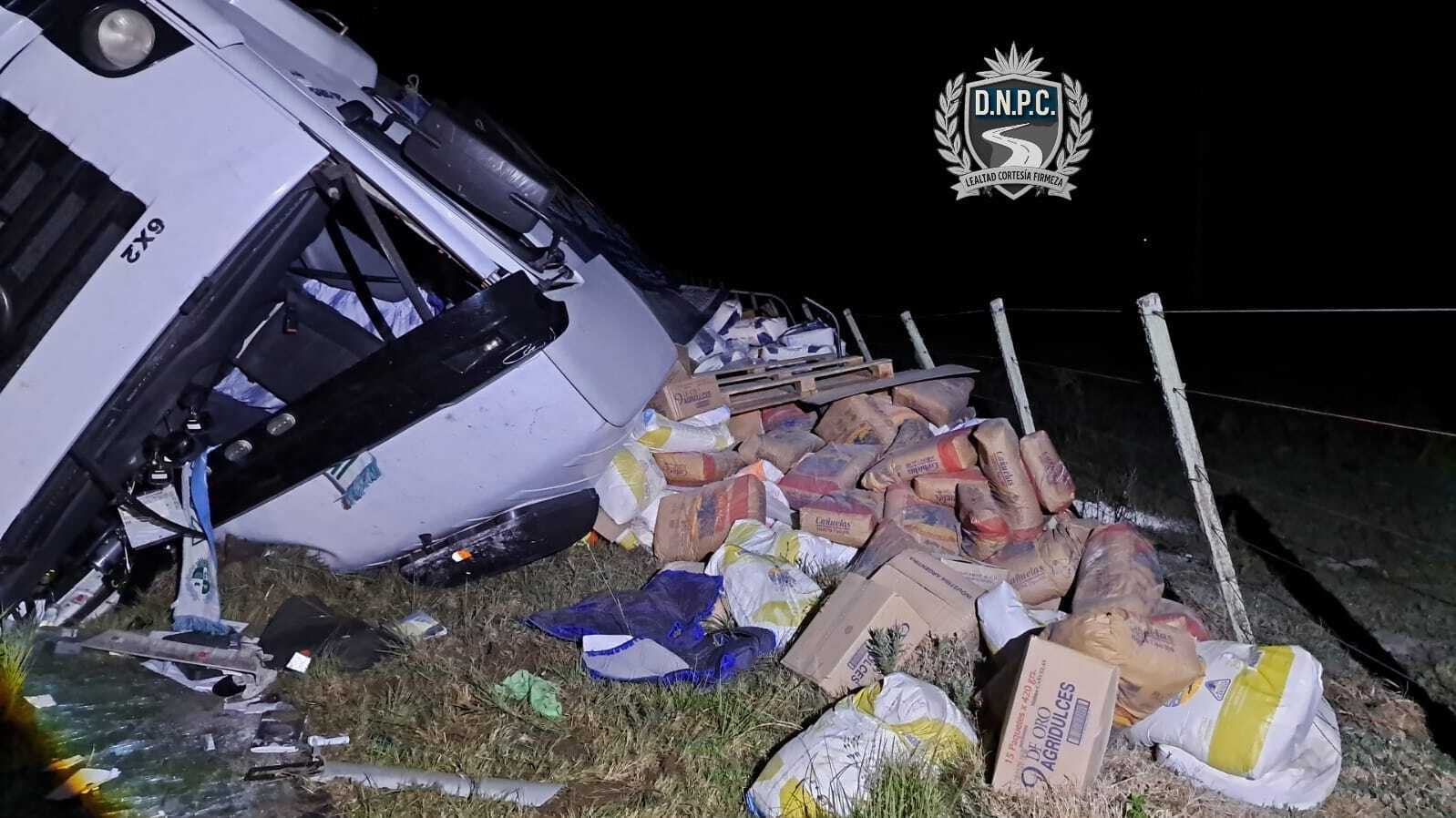 vuelco de camión en Ruta 3 km 130, San José