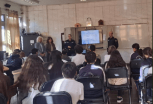 Alumnos del Liceo de Pan de Azúcar recibieron charla sobre seguridad, redes sociales y autocuidado