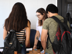 Becas Terciarias 2026: aprobaron 28 descargos presentados por estudiantes de Maldonado