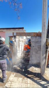 Demolieron una construcción utilizada como punto de venta de drogas en barrio Sarubbi